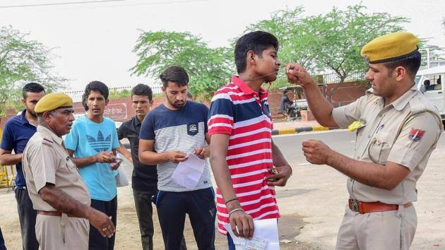 राजस्थान पुलिस कांस्टेबल भर्ती परीक्षा शुरू, कड़े दिशा निर्देश